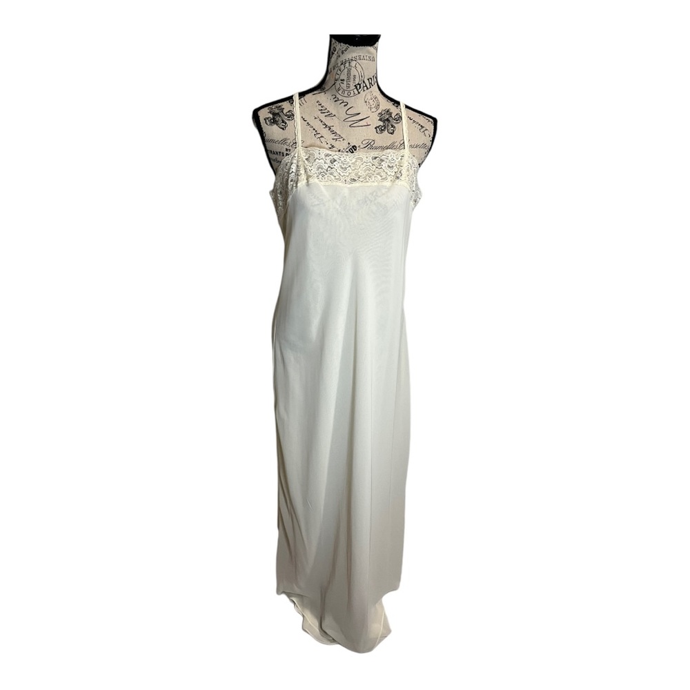 Lord & Taylor Cream Nightgown - Picture 10 of 10